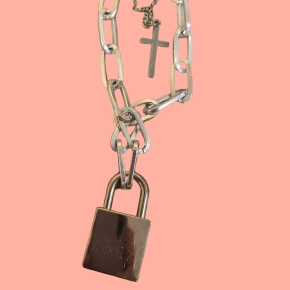 Silver Lock and Cross Necklace~ silver plated  18-19 inches - Picture 1 of 4